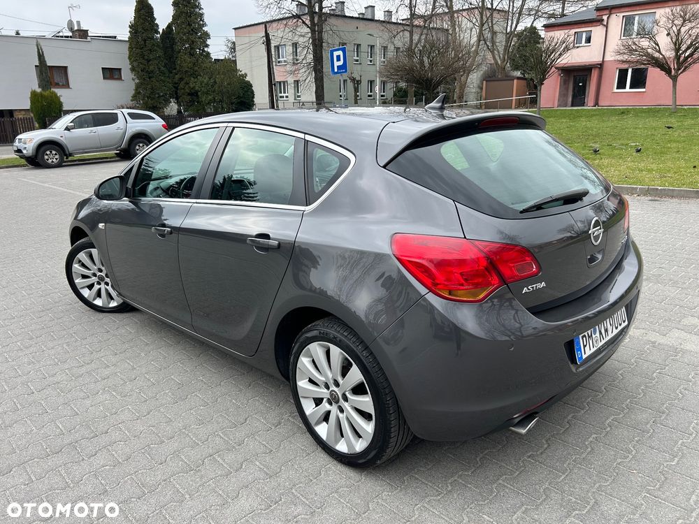 Opel Astra 1.6 Turbo Cosmo - 15