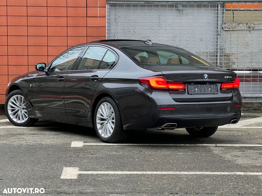 BMW Seria 5 530e Aut. Luxury Line - 12