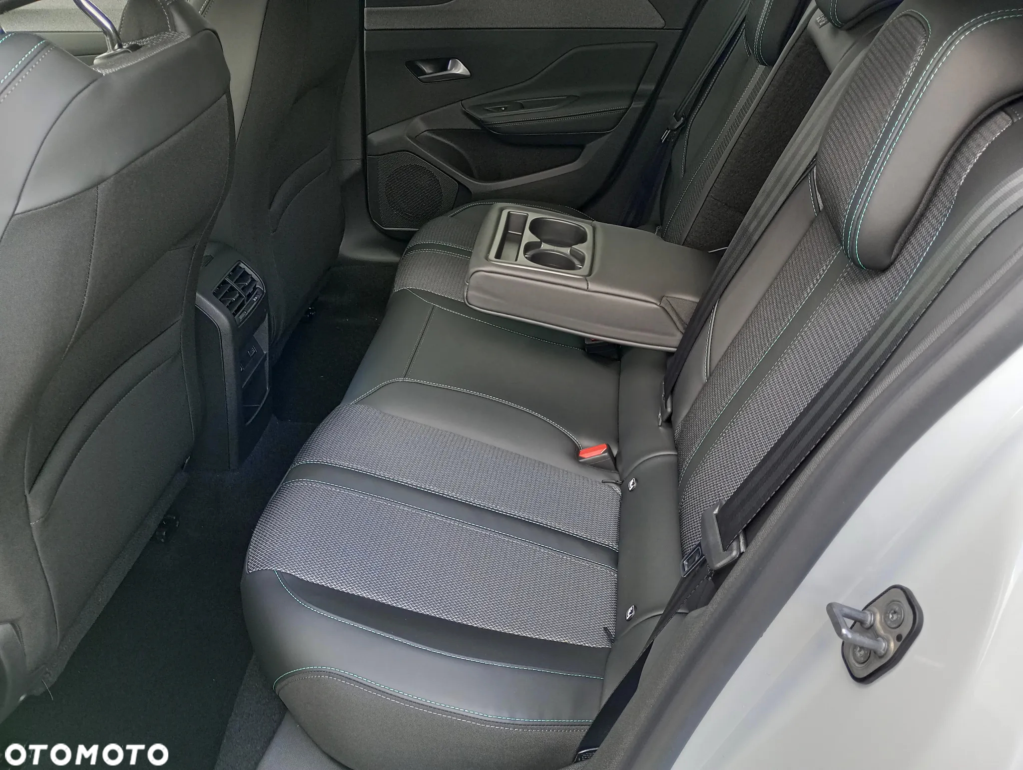 Peugeot 308 1.5 BlueHDi Allure S&S EAT8 - 11