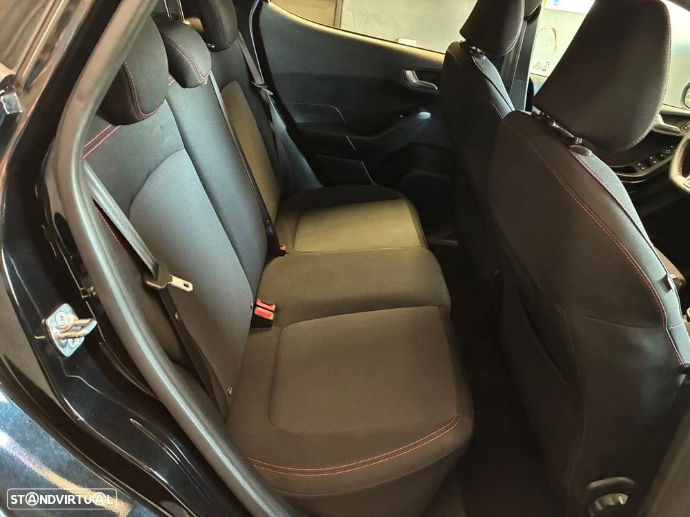 Ford Fiesta 1.0 EcoBoost ST-Line - 32