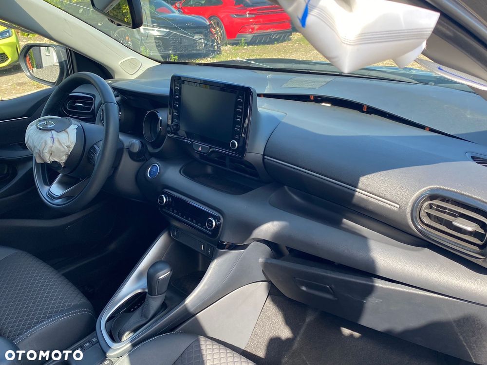 Mazda 2 Hybrid - 22