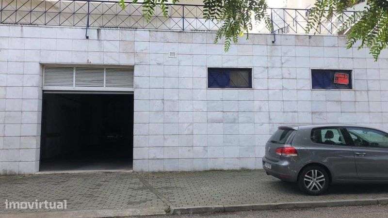 Alugo garagem - Alfragide - Grande imagem: 2/4