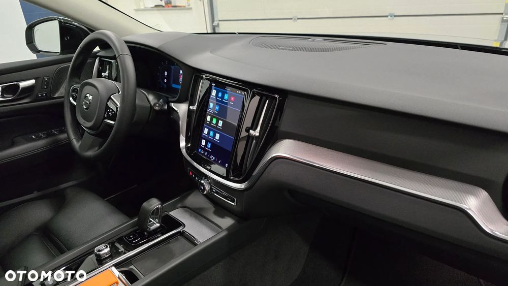 Volvo V60 B4 B DKG Plus Dark - 22