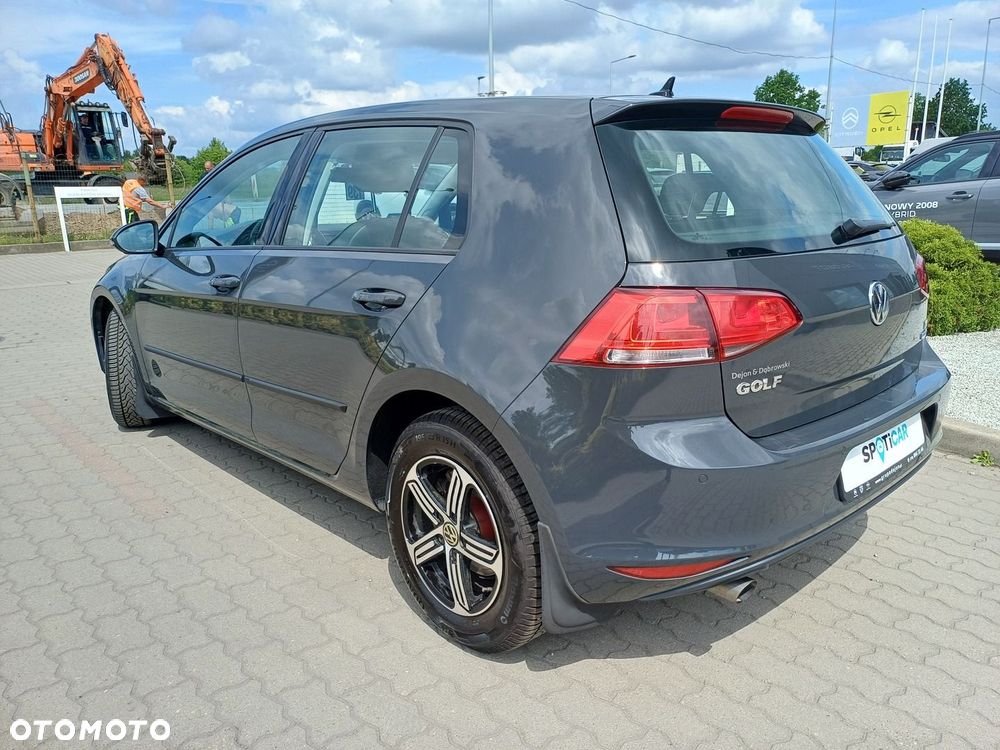 Volkswagen Golf - 4