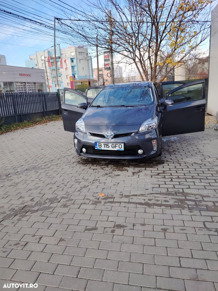 Toyota Prius Sol - 32