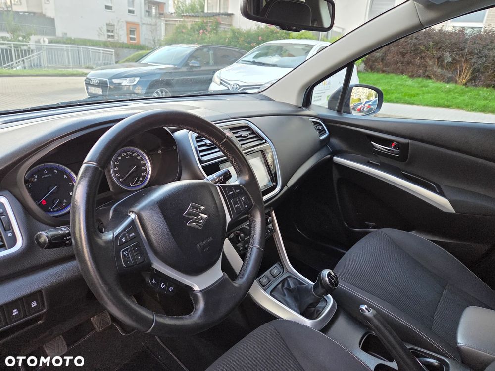 Suzuki SX4 S-Cross 1.0 T Premium - 9