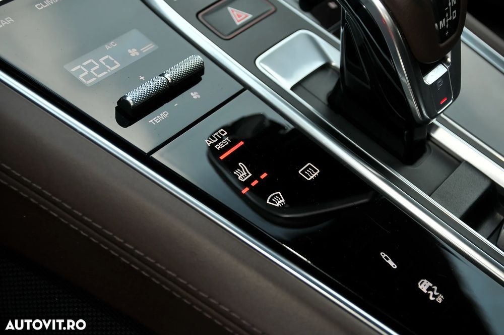 Porsche Panamera - 24