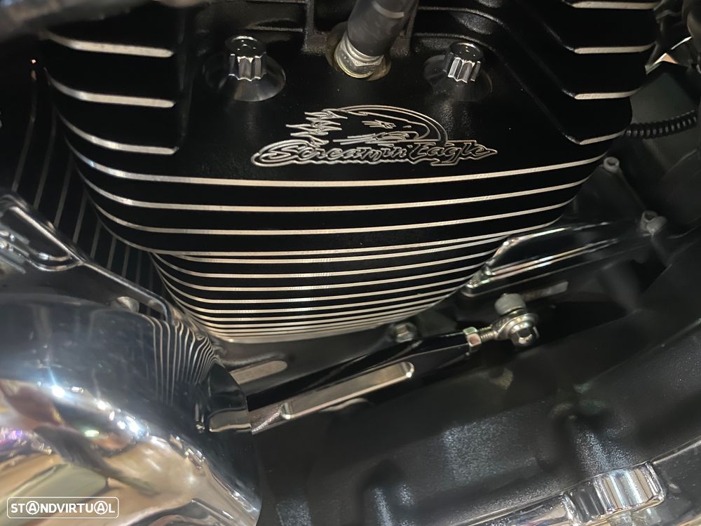 Harley-Davidson FLHT Ultra Limited - 22