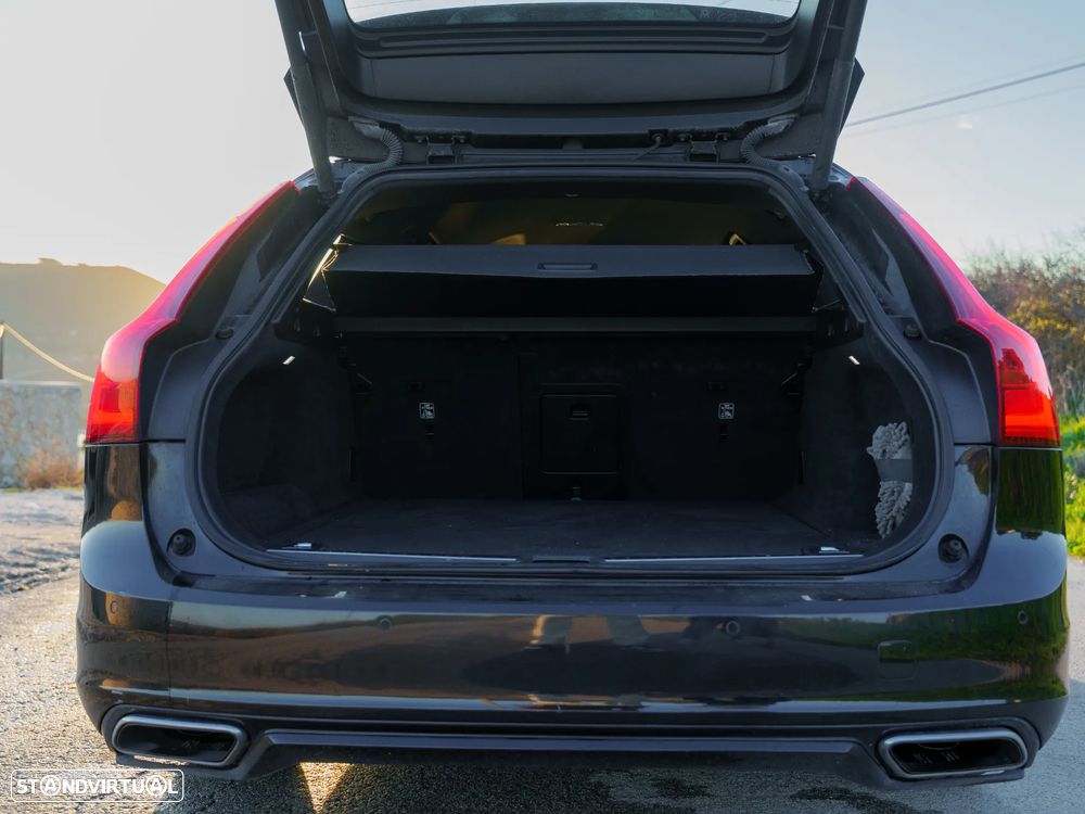 Volvo V90 2.0 D4 Momentum Geartronic - 9