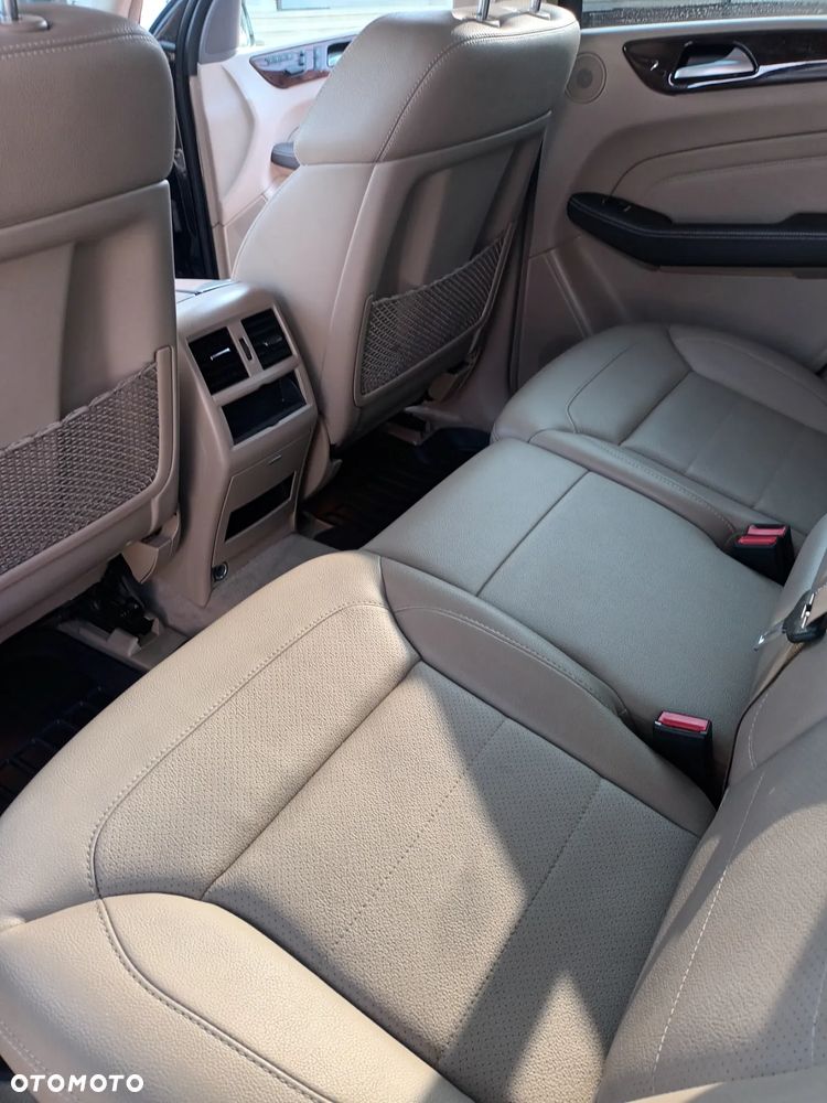 Mercedes-Benz ML 350 BlueTec 4-Matic - 4