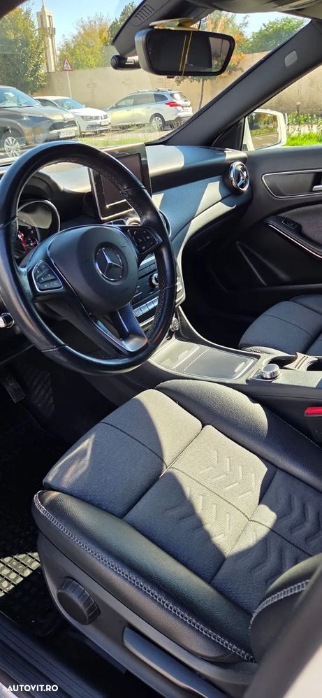 Mercedes-Benz GLA 200 d 4MATIC Aut. - 4