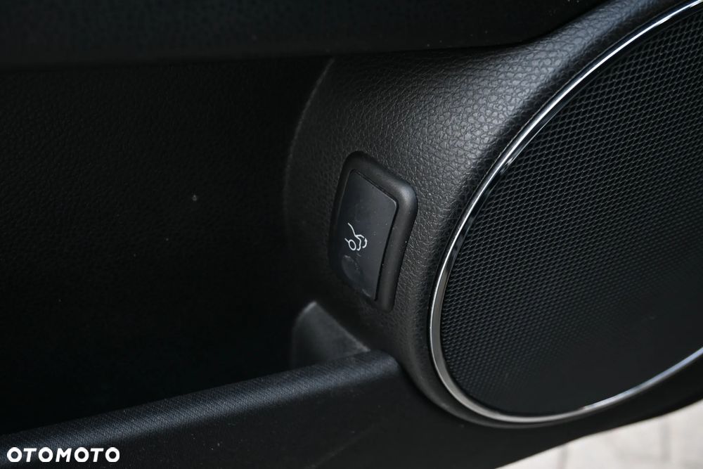 Mercedes-Benz Klasa C 350 CDI DPF 7G-TRONIC BlueEFFICIENCY Avantgarde - 25