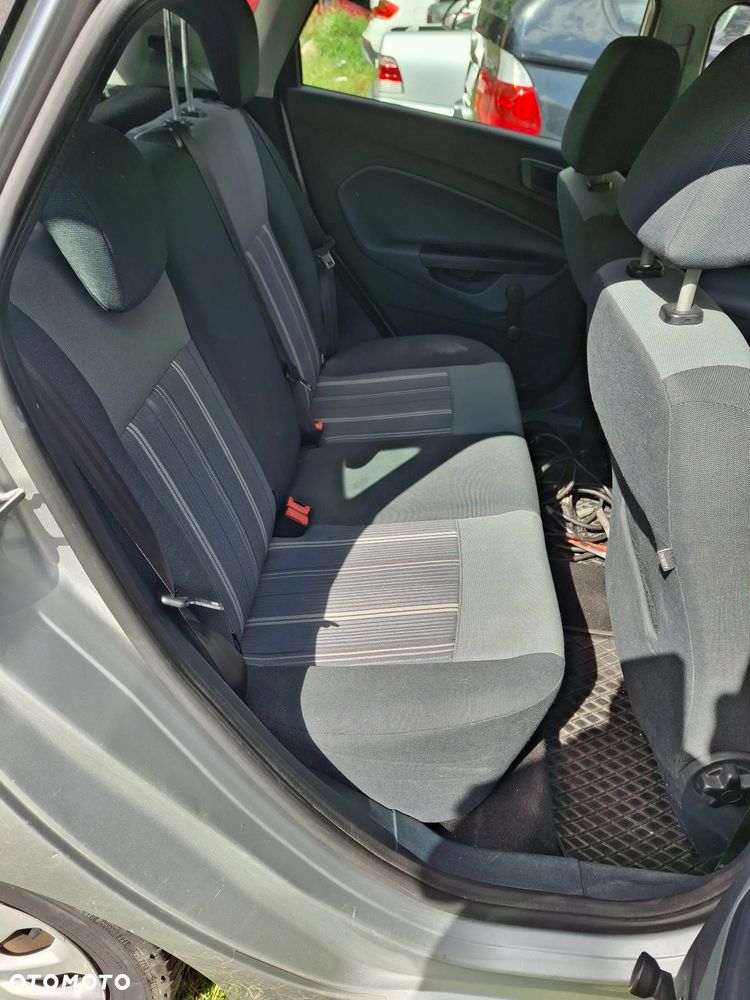 Ford Fiesta - 6