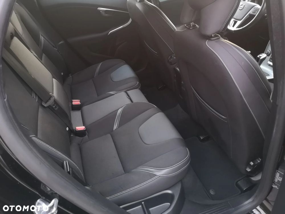 Volvo V40 D2 Momentum - 8