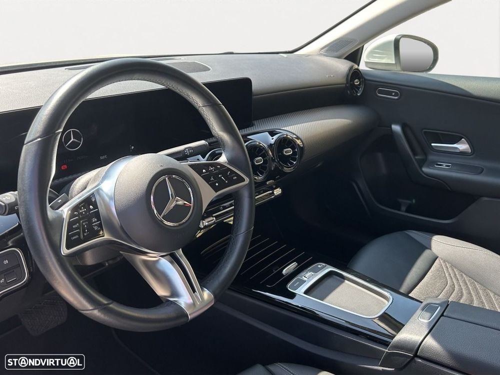Mercedes-Benz A 200 — fotografia 9