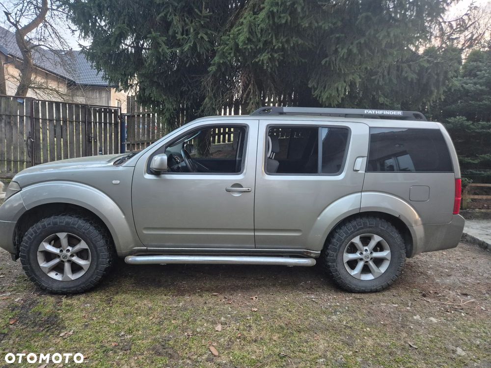 Nissan Pathfinder 2.5 D XE - 1