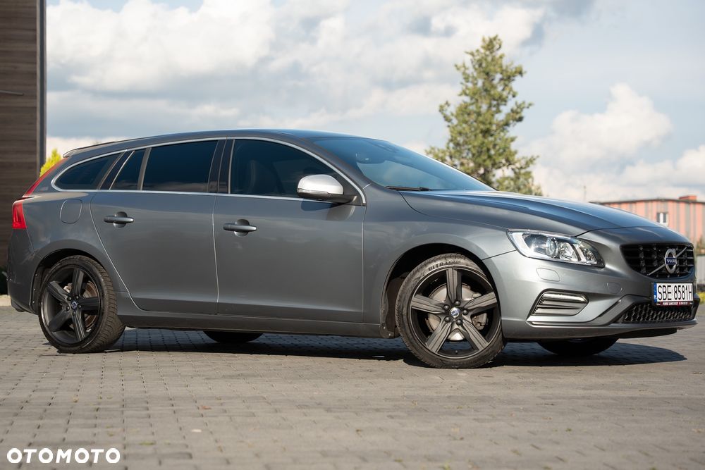 Volvo V60 D4 R-Design - 8