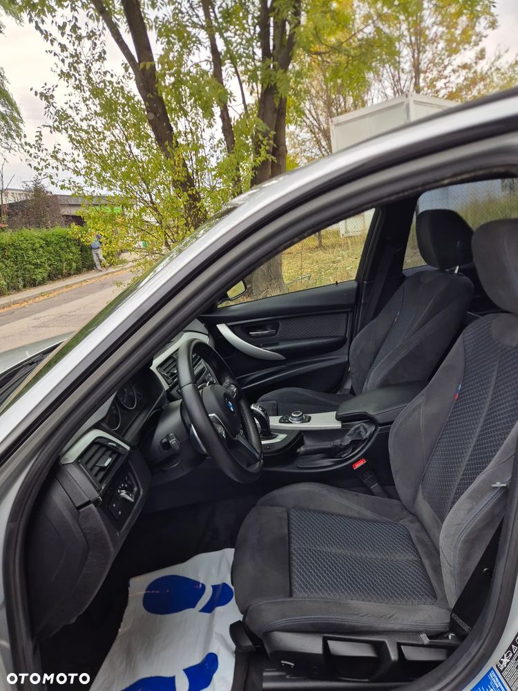 BMW Seria 3 320d xDrive Sport Line - 14