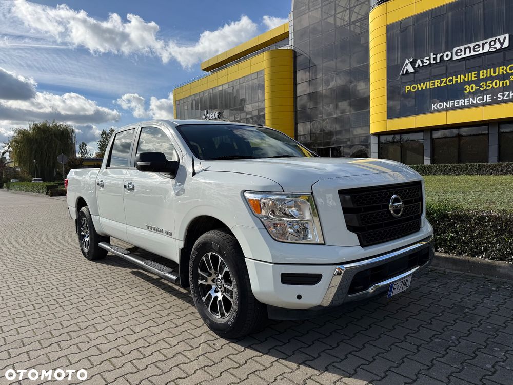 Nissan Titan - 4