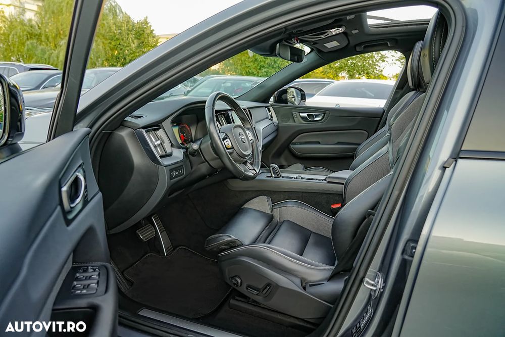 Volvo XC 60 Recharge T8 Twin Engine eAWD R-Design - 13
