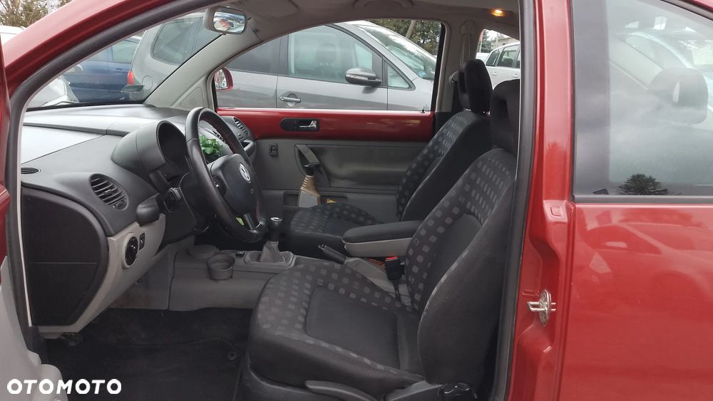 Volkswagen New Beetle 2.0 COLOUR Concept - 10