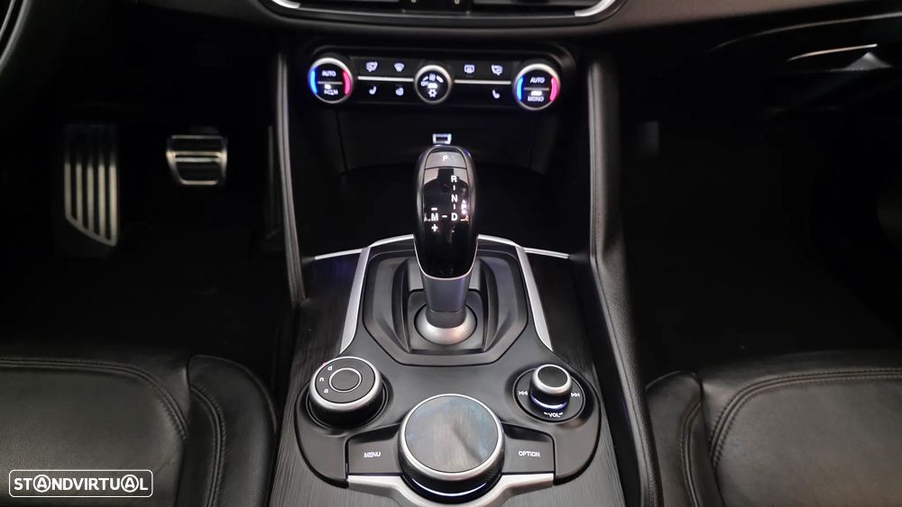 Alfa Romeo Giulia 2.2 D Super AT8 - 13