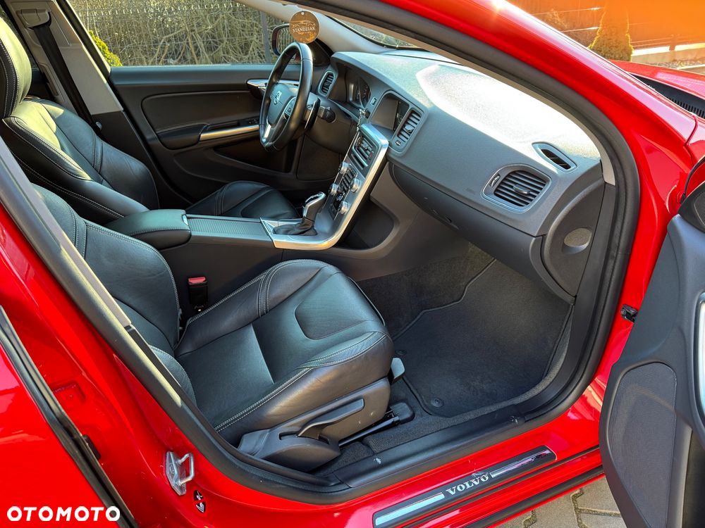 Volvo S60 T5 AWD Geartronic Summum - 34