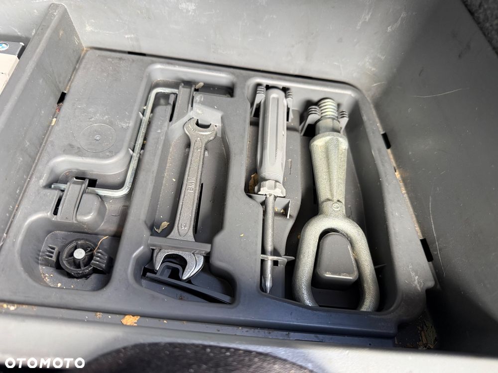 BMW Seria 3 330i - 22