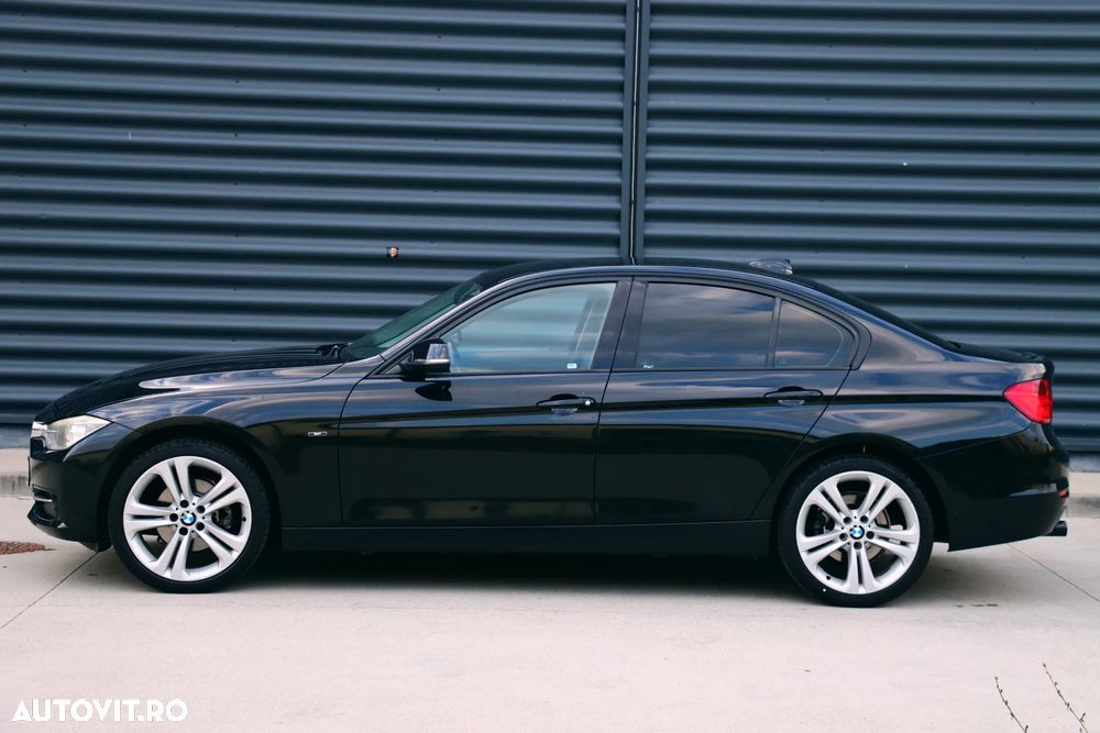 BMW Seria 3 320d Aut. Sport Line - 24