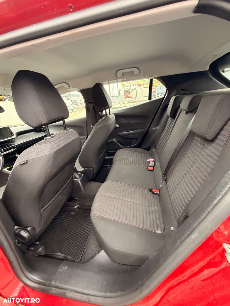 Peugeot 2008 1.2 L PureTech STT Active - 8