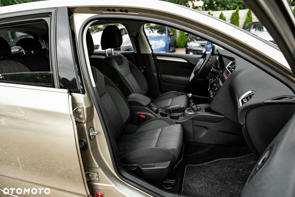 Citroën C4 e-HDi 110 Selection - 26