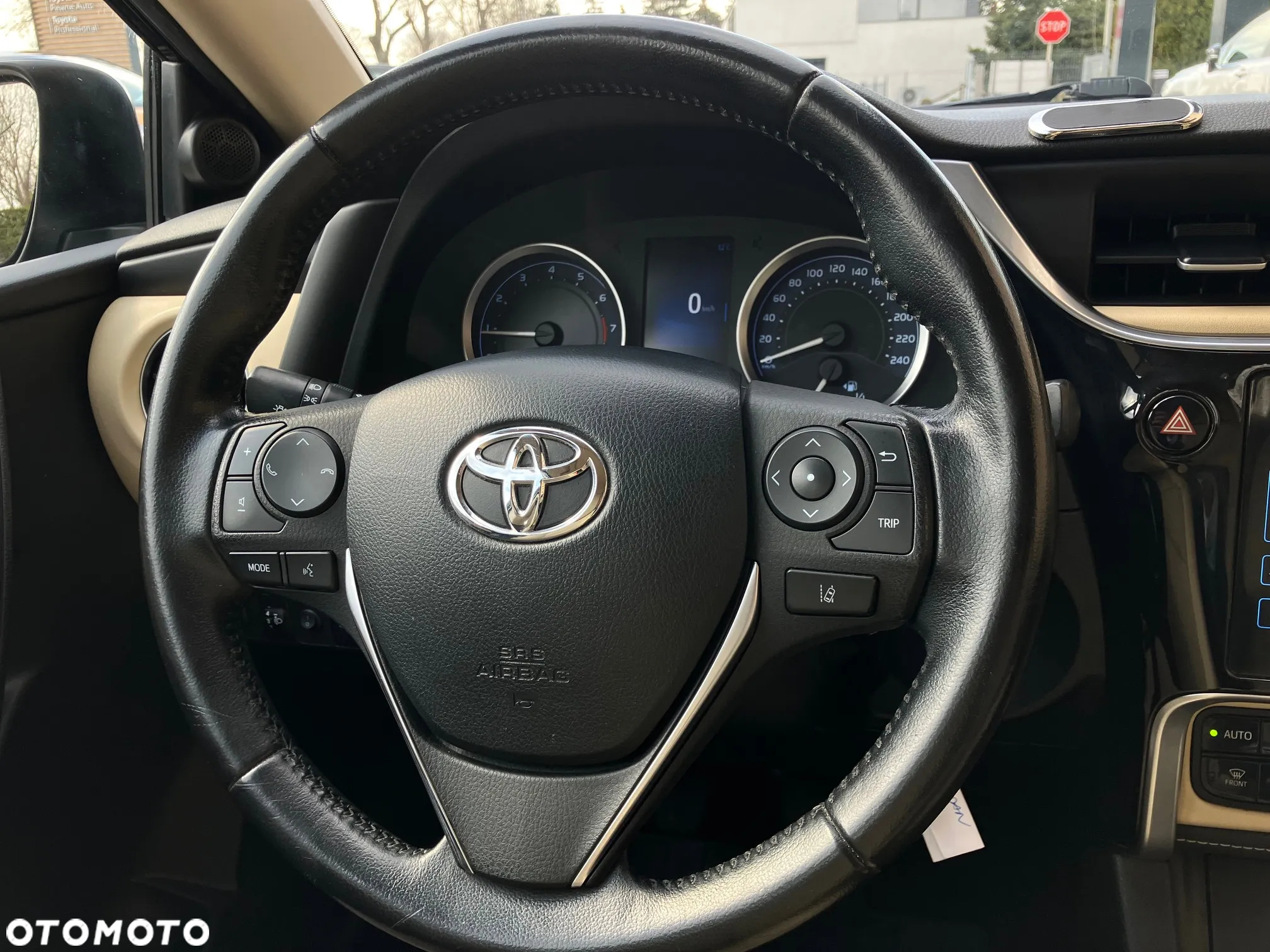 Toyota Corolla 1.6 Comfort - 17