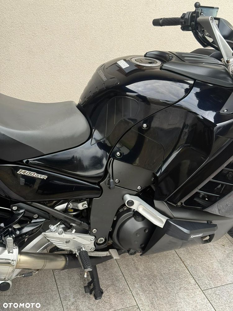 Kawasaki GTR - 16