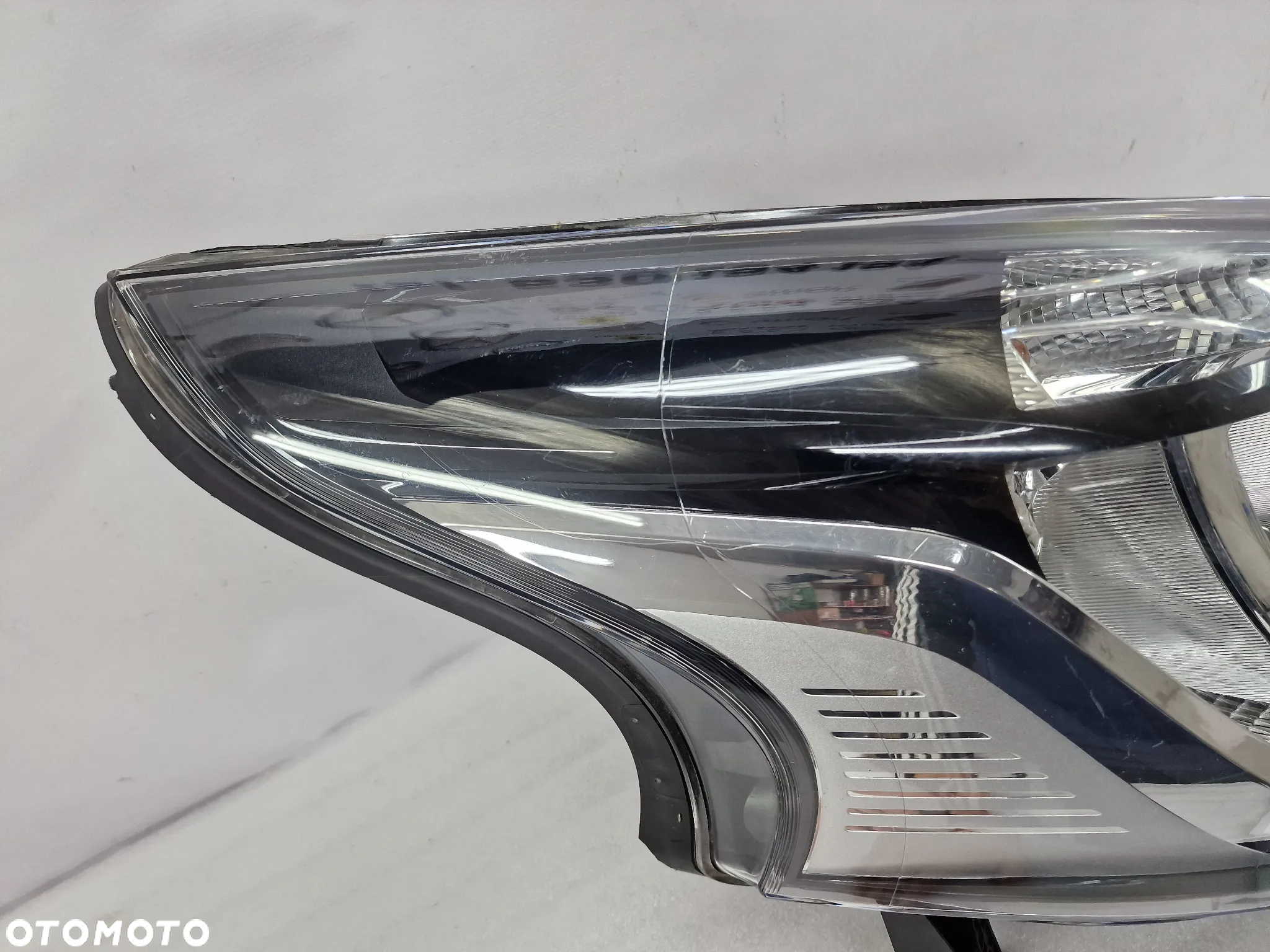 RENAULT TRAFIC 3 III PRAWA ZWYKŁA LAMPA PRZEDNIA PRZÓD , NR 260105469R , NR AUKCJI LA8 - 2