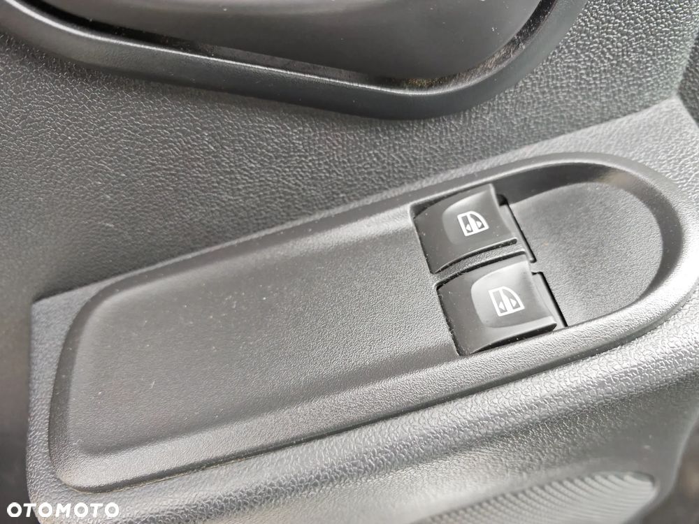 Dacia Duster 1.6 16V 105 4x2 Prestige - 23