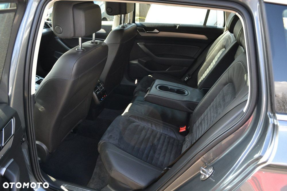 Volkswagen Passat - 9