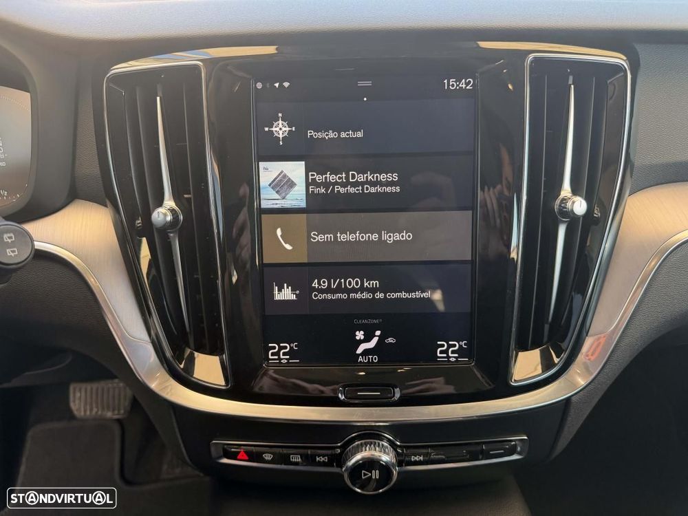 Volvo V60 2.0 T8 AWD TE Momentum Plus - 38