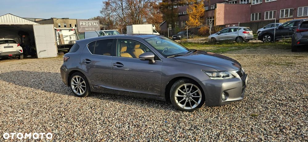 Lexus CT 200h Prestige - 11