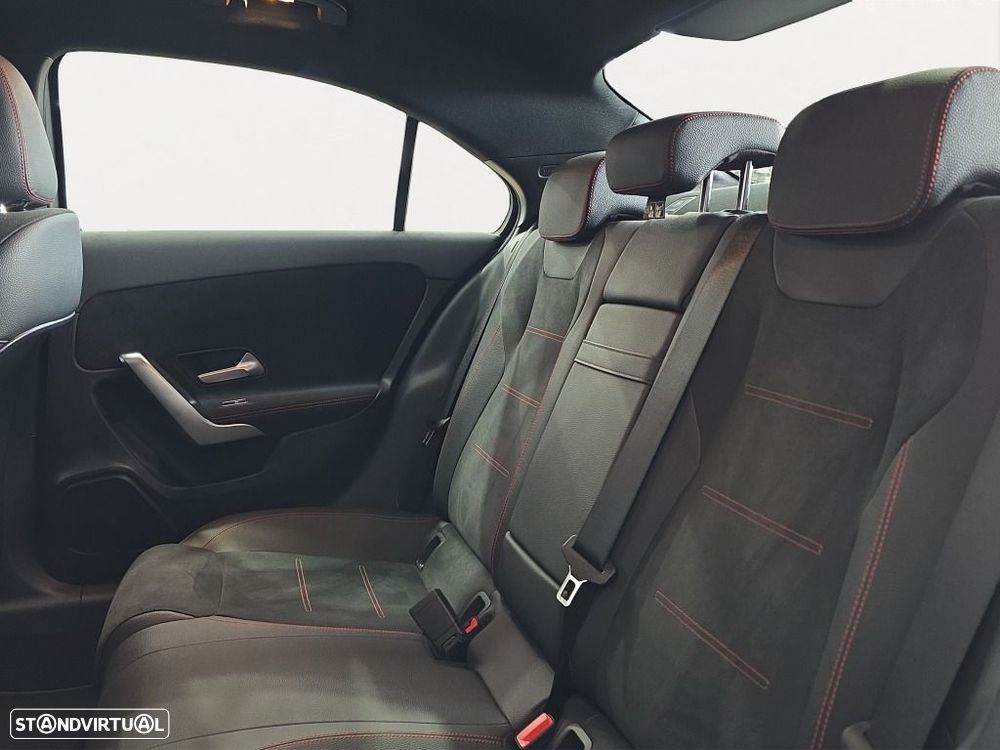 Mercedes-Benz A 250 Limousine - 13