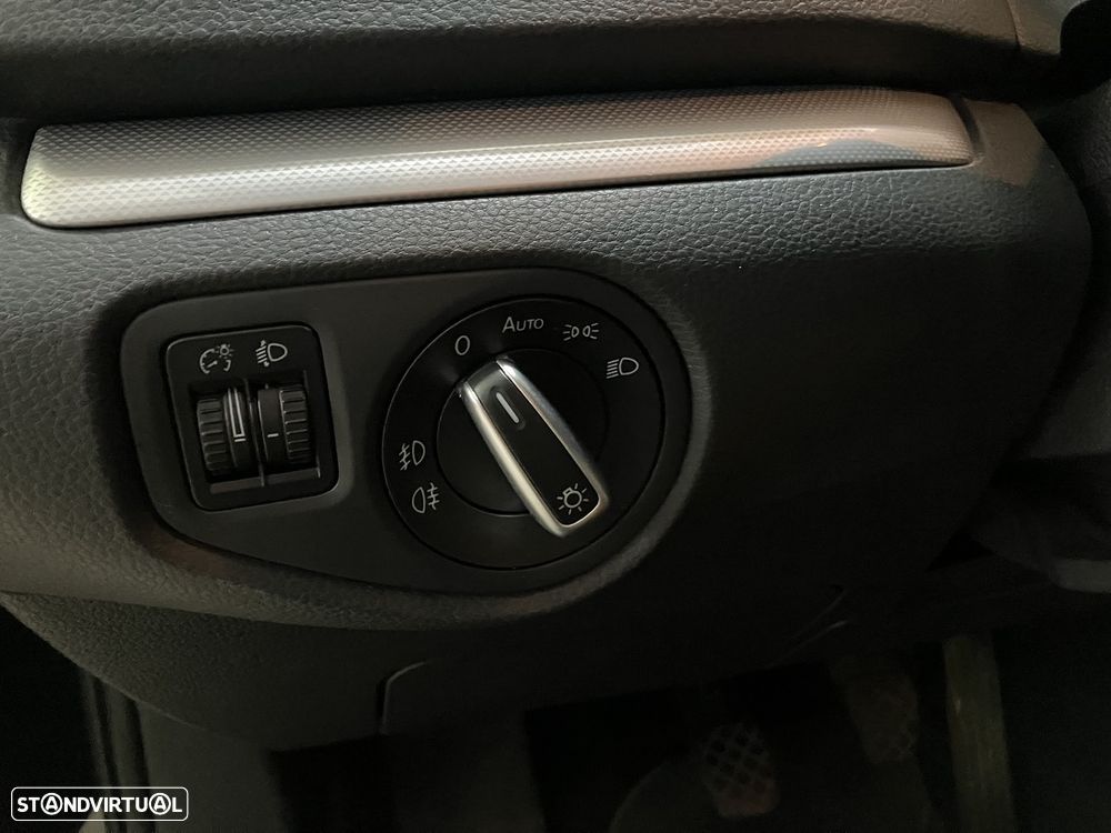 VW Sharan 2.0 TDI Confortline - 28