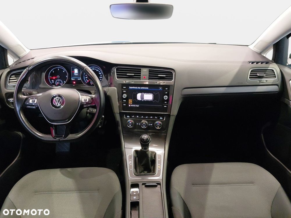 Volkswagen Golf - 21