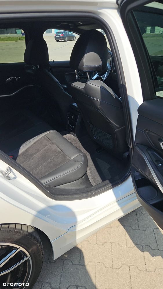 BMW Seria 3 320d xDrive mHEV M Sport - 19