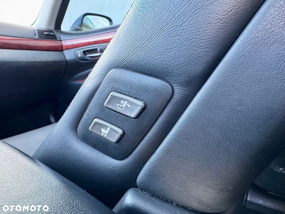 Lexus LS - 26