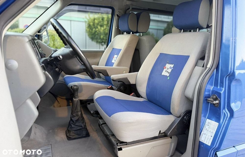 Volkswagen Multivan - 18