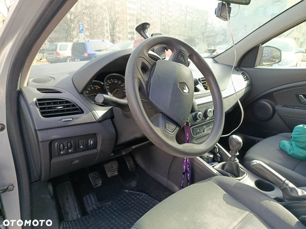 Renault Fluence 1.5 dCi Privilege - 12