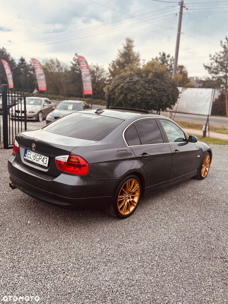 BMW Seria 3 330i - 4