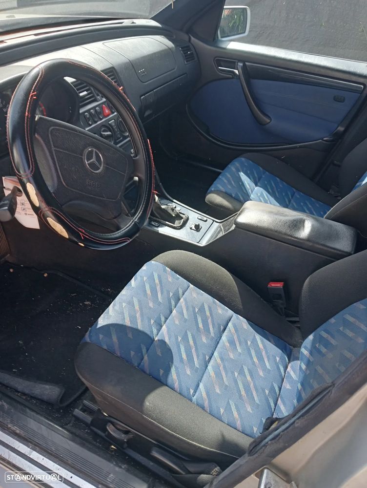 Mercedes-Benz C 220 D Elegance - 4