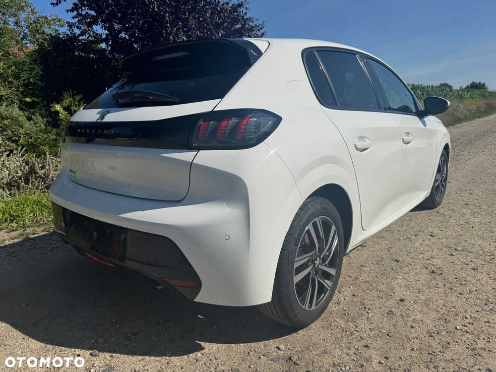 Peugeot 208 - 24