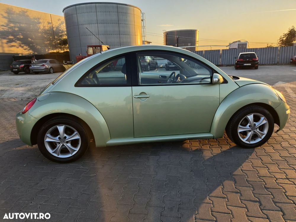 Volkswagen New Beetle 1.6 - 9