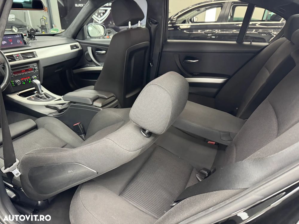 BMW Seria 3 320d DPF Aut. Edition Sport - 16